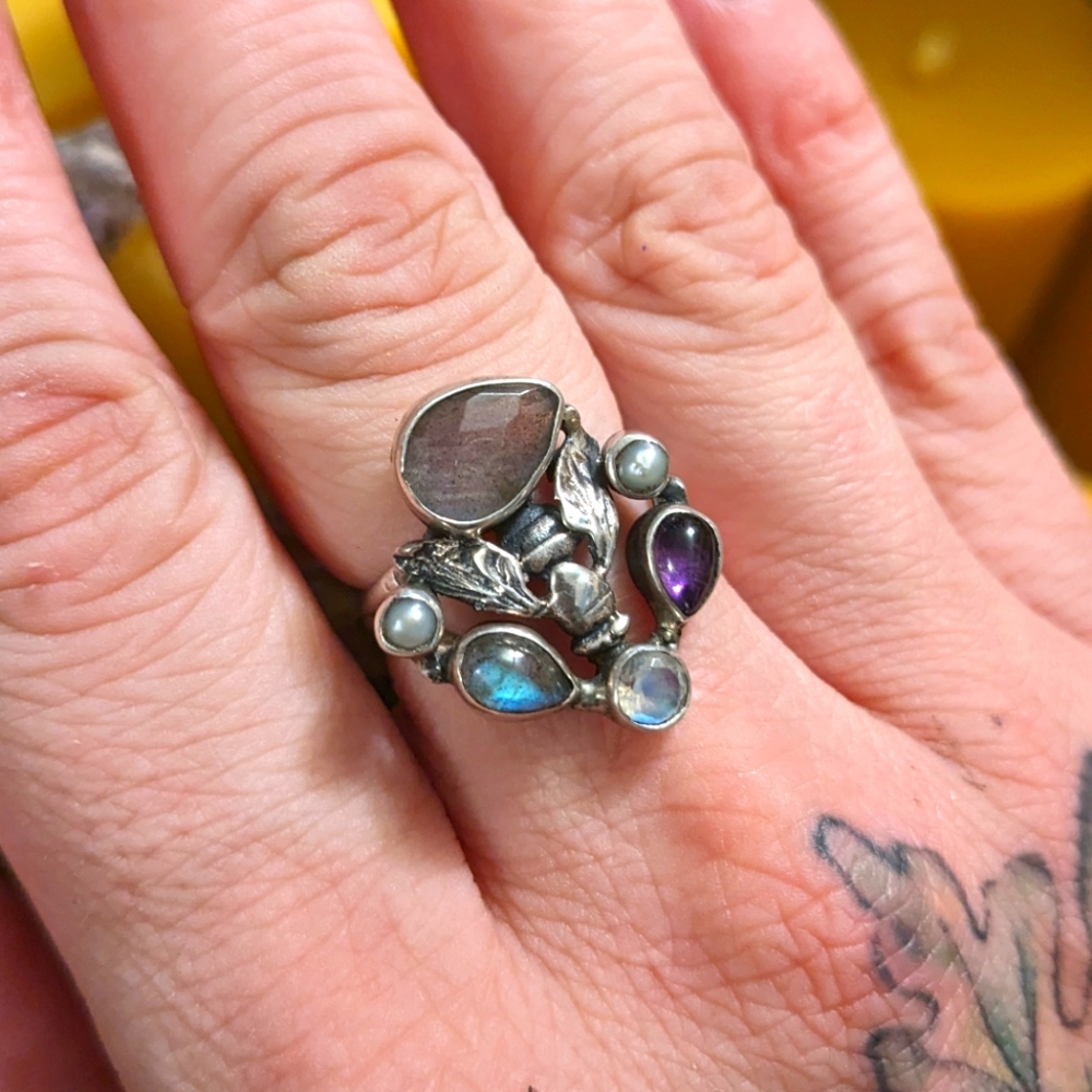 Silver bee ring labradorite moonstone amethyst witchy goth cute bees stones